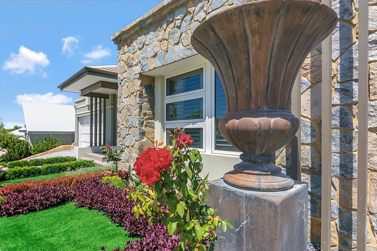 Lavender Manor Bnb Bed and Breakfast Alkimos Esterno foto